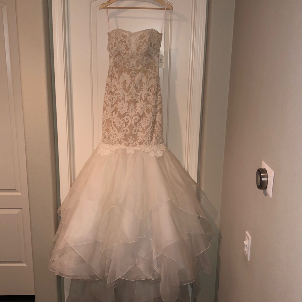 Ines di Santo Trumpet Love Cameo Size 6